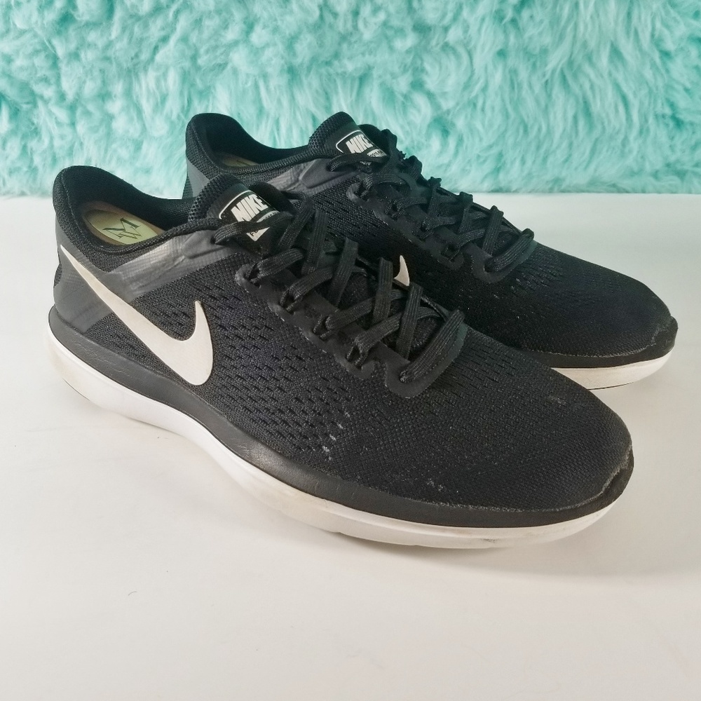 Nike Black and White Athletic Shoes